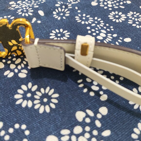 Miu Miu Classic Series Gold-Tone Logo Leather Belt main image 4